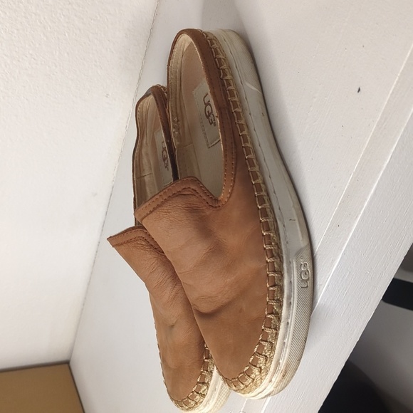 Ugg slides - Picture 3 of 4